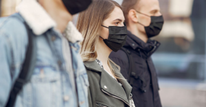 Leia mais sobre o artigo Covid-19: após 2 anos de pandemia, Brasil decreta fim da emergência sanitária